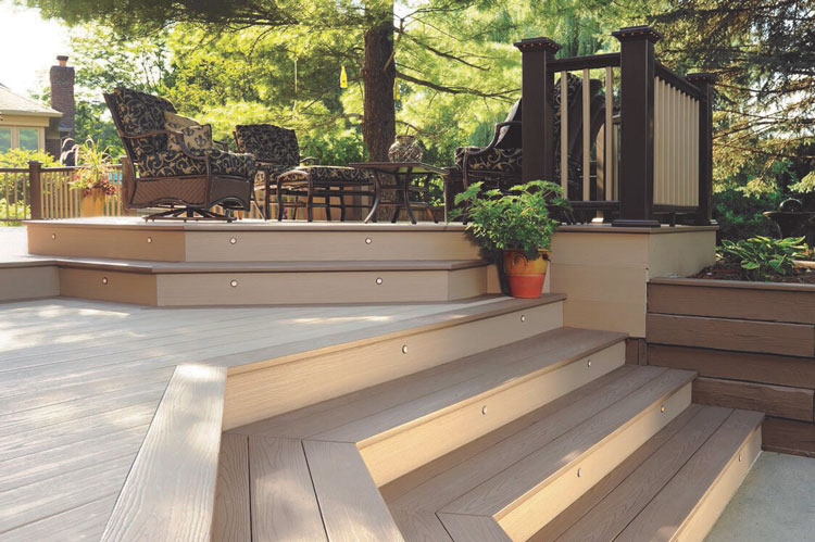4 Deck Designs for Amazing Outdoor Spaces!