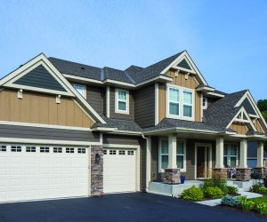 Read the article: 6 Colorful Ways to Compliment Neutral Trim & Siding